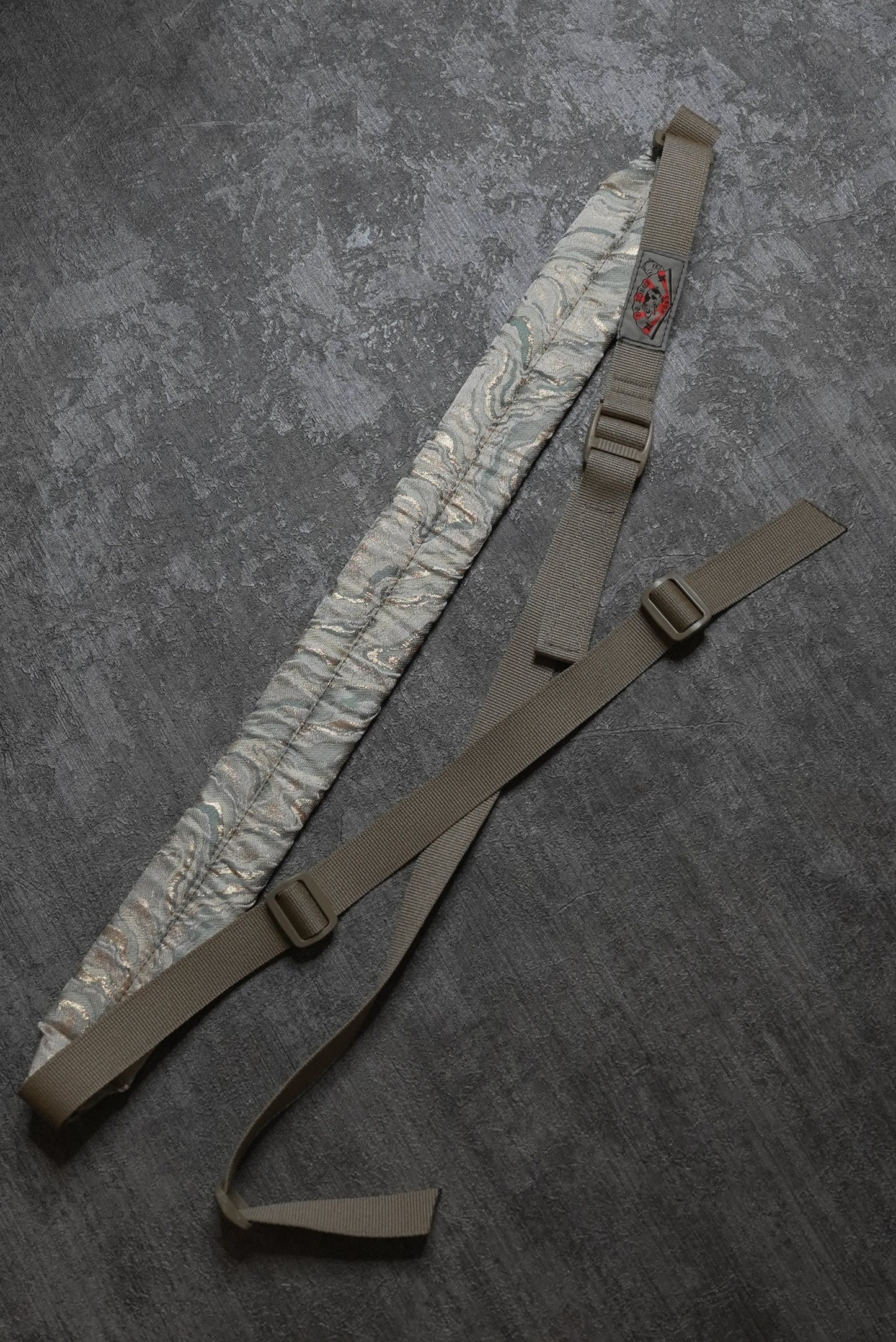 Oni No Kobo X Pig Slings (Light Theme)