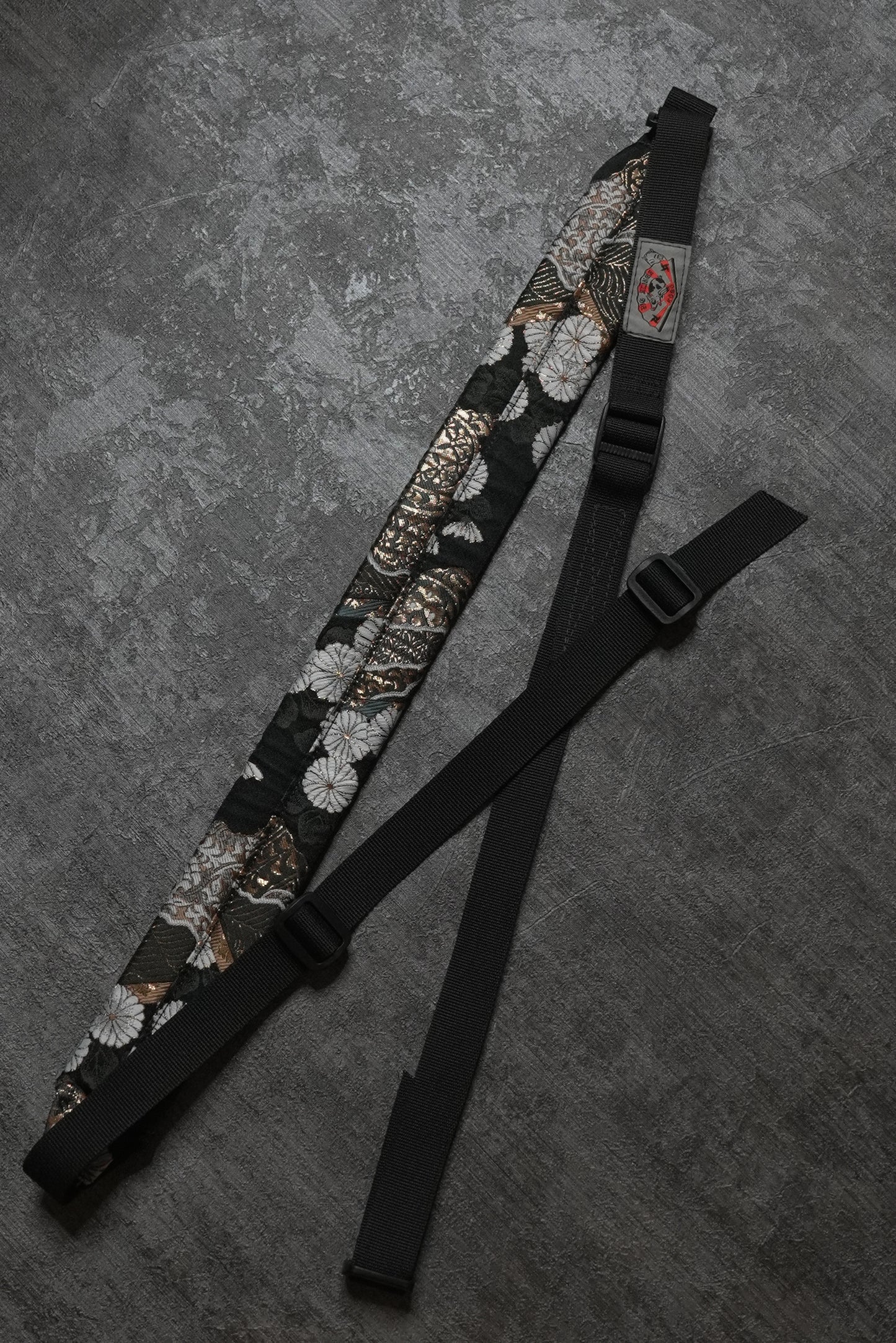 Oni No Kobo X Pig Slings (Chrysanthemum)