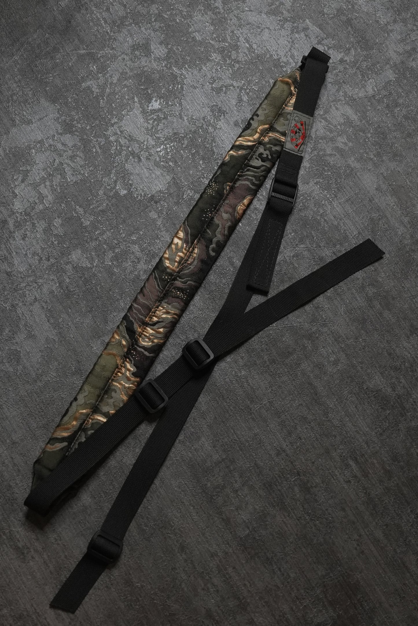 Oni No Kobo X Pig Slings (Dark Theme)