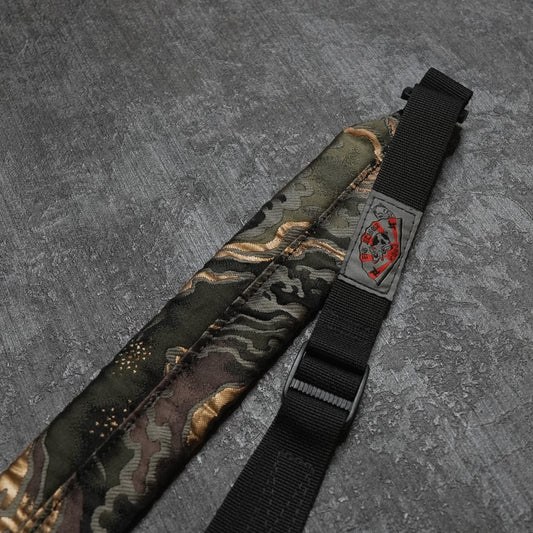 Oni No Kobo X Pig Slings (Dark Theme)